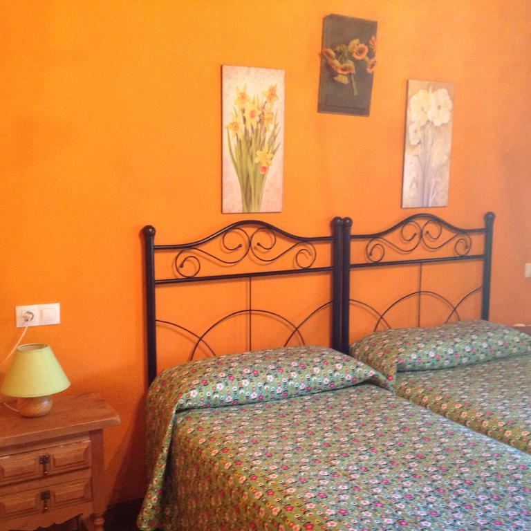 Maison d'hôtes La Xica Ll à Beceña Chambre photo